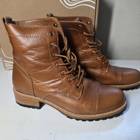 Portland Leather Lace Up Boots - Picture 2 of 8